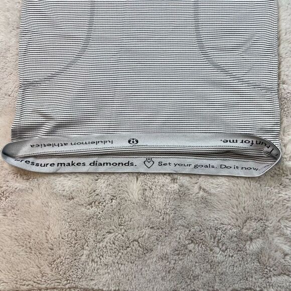 Lululemon Striped Swiftly Tech White Top TShirt Size 8 Running Sports Stretch - Picture 4 of 9